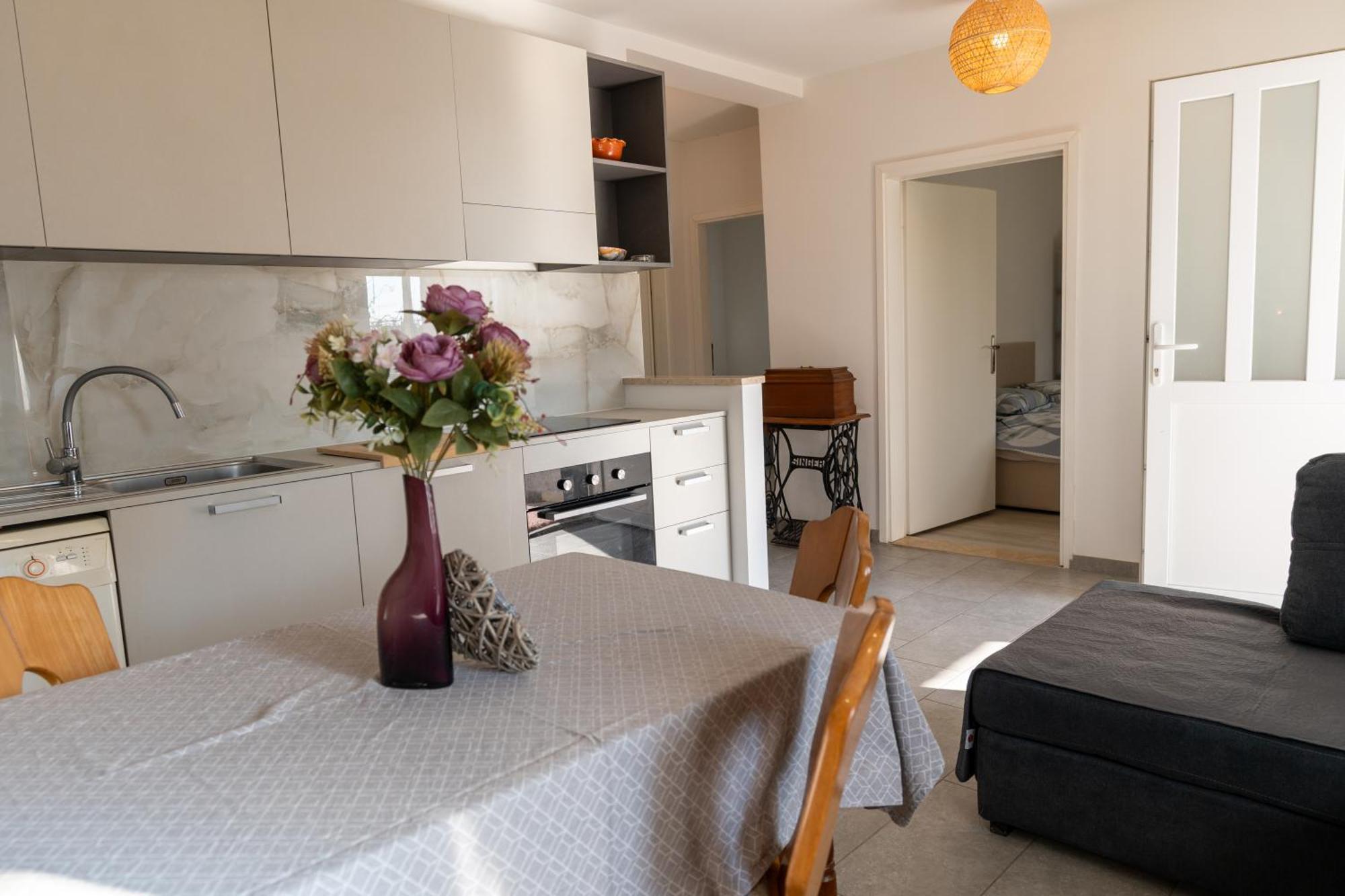 Two-Bedroom Apartment Rea In Rovinj Exterior foto
